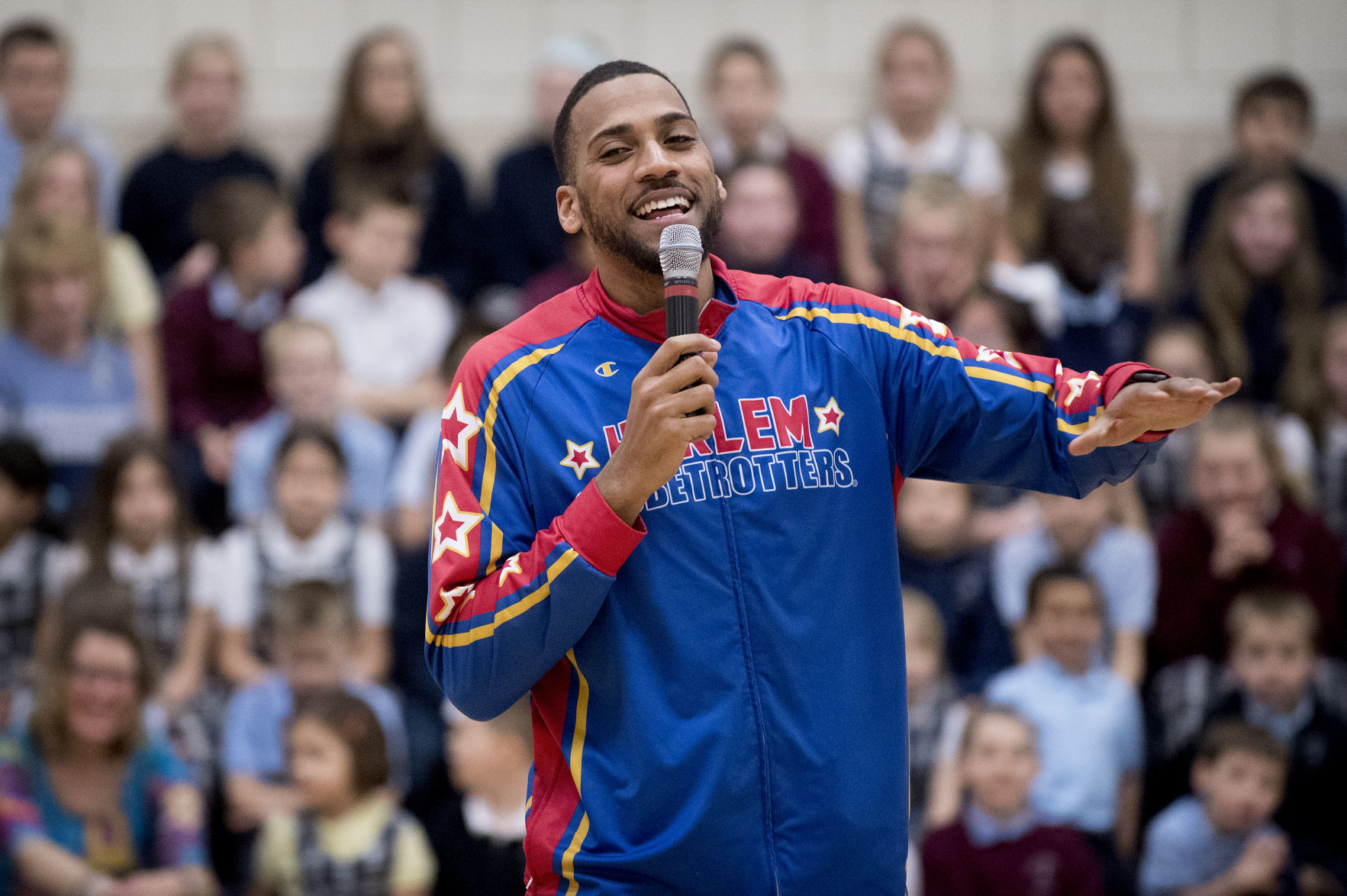 Harlem Globetrotters at St. Peter's Catholic School, 1.23